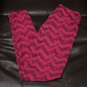 Lularoe OS pink and black zig zags